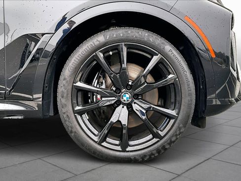 Used 2025 BMW X7 M60i image 11