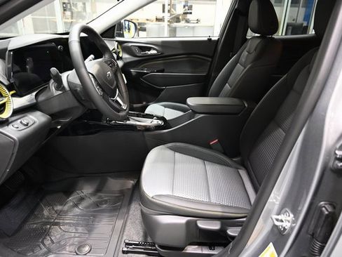 New 2026 Chevrolet Trax LT w/ Driver Confidence Package image 9