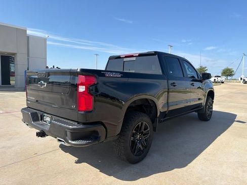 Used 2025 Chevrolet Silverado 1500 LT Trail Boss w/ Convenience Package II AWD/4WD image 6