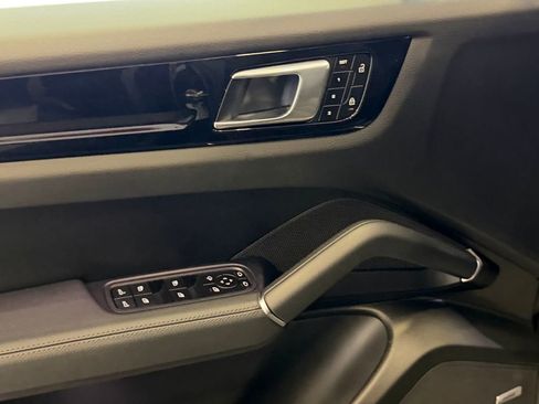 Certified 2023 Porsche Cayenne AWD/4WD image 14