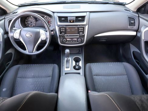 Used 2017 Nissan Altima 2.5 SV image 16