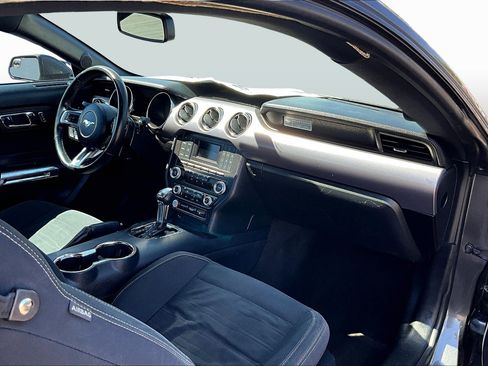 Used 2016 Ford Mustang Coupe image 15