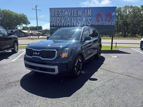 Used 2024 Kia Telluride S FWD image 1