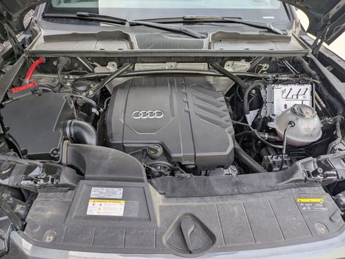 Certified 2024 Audi Q5 2.0T Premium w/ Summer of Audi Package image 31