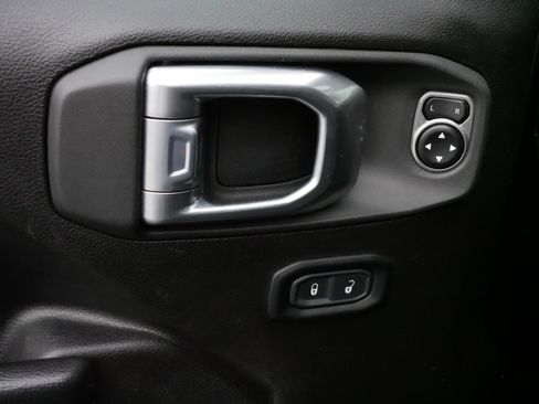 Used 2024 Jeep Wrangler Unlimited Rubicon image 19