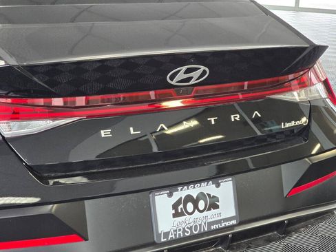 New 2026 Hyundai Elantra Limited FWD image 12