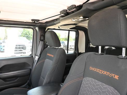 Used 2022 Jeep Gladiator Mojave w/ Cold Weather Group AWD/4WD image 9