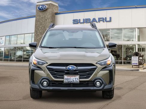 Used 2025 Subaru Outback Premium image 6