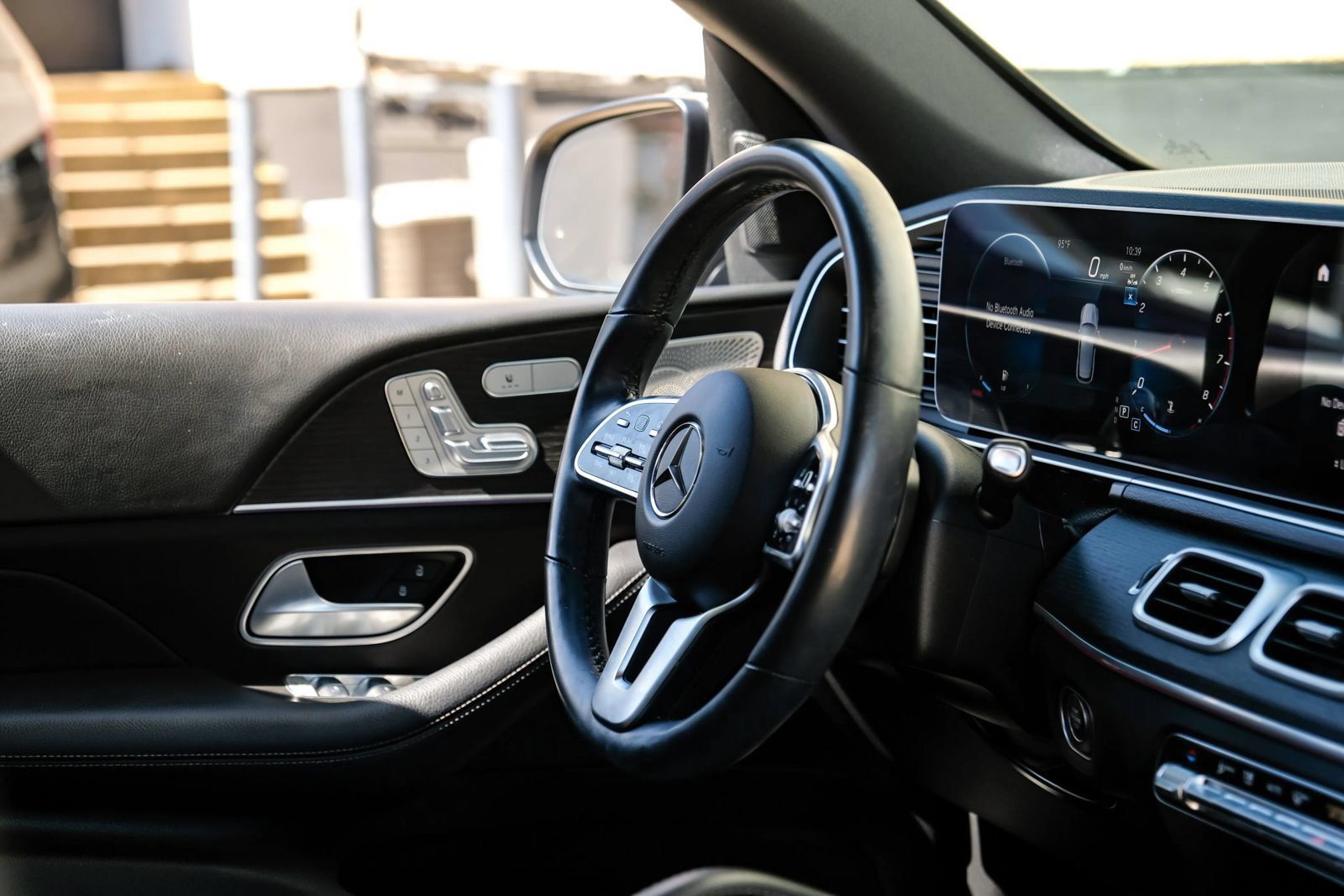 Used 2023 Mercedes-Benz GLE 350 w/ Premium Package image 15