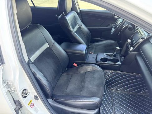 Used 2013 Toyota Camry SE w/ Leather Pkg FWD image 15