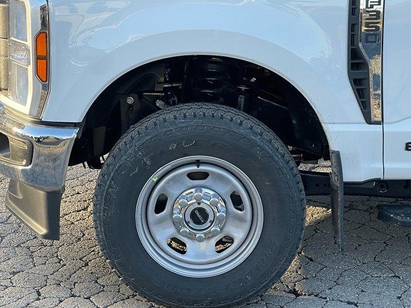 New 2025 Ford F350 XL w/ XL Chrome Package AWD/4WD image 13