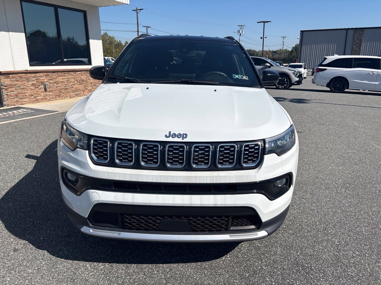 Used 2025 Jeep Compass Limited AWD/4WD image 12