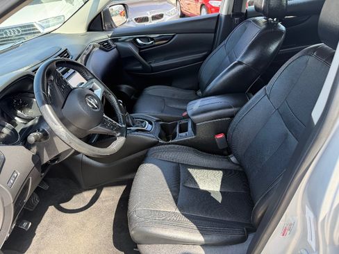 Used 2017 Nissan Rogue Sport SL FWD image 13