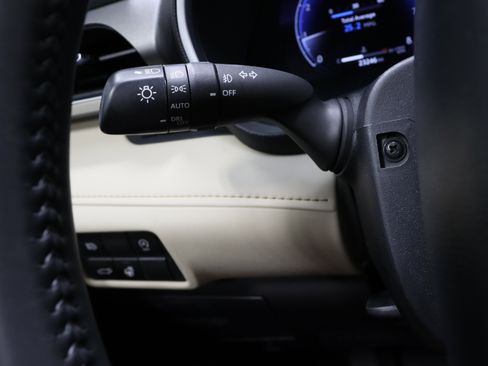 Used 2023 Toyota Highlander Limited image 26