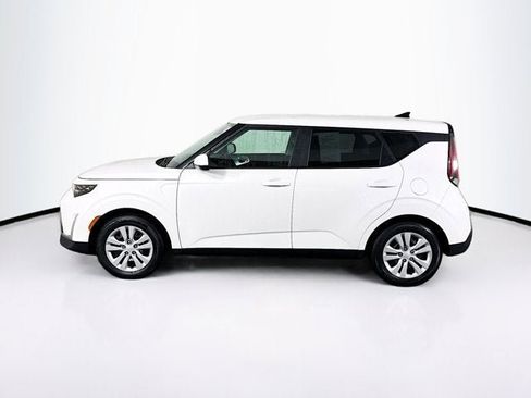 Certified 2023 Kia Soul LX image 8