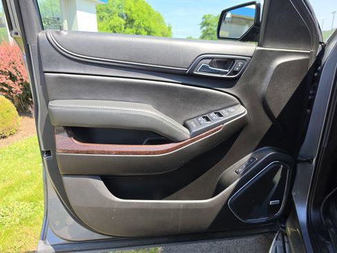 Used 2019 GMC Yukon SLT AWD/4WD image 17