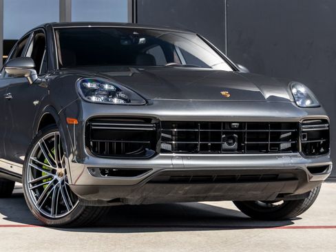 Certified 2023 Porsche Cayenne Turbo S image 9