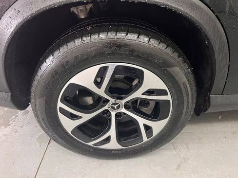 Used 2025 Mercedes-Benz GLC 350e 4MATIC image 27