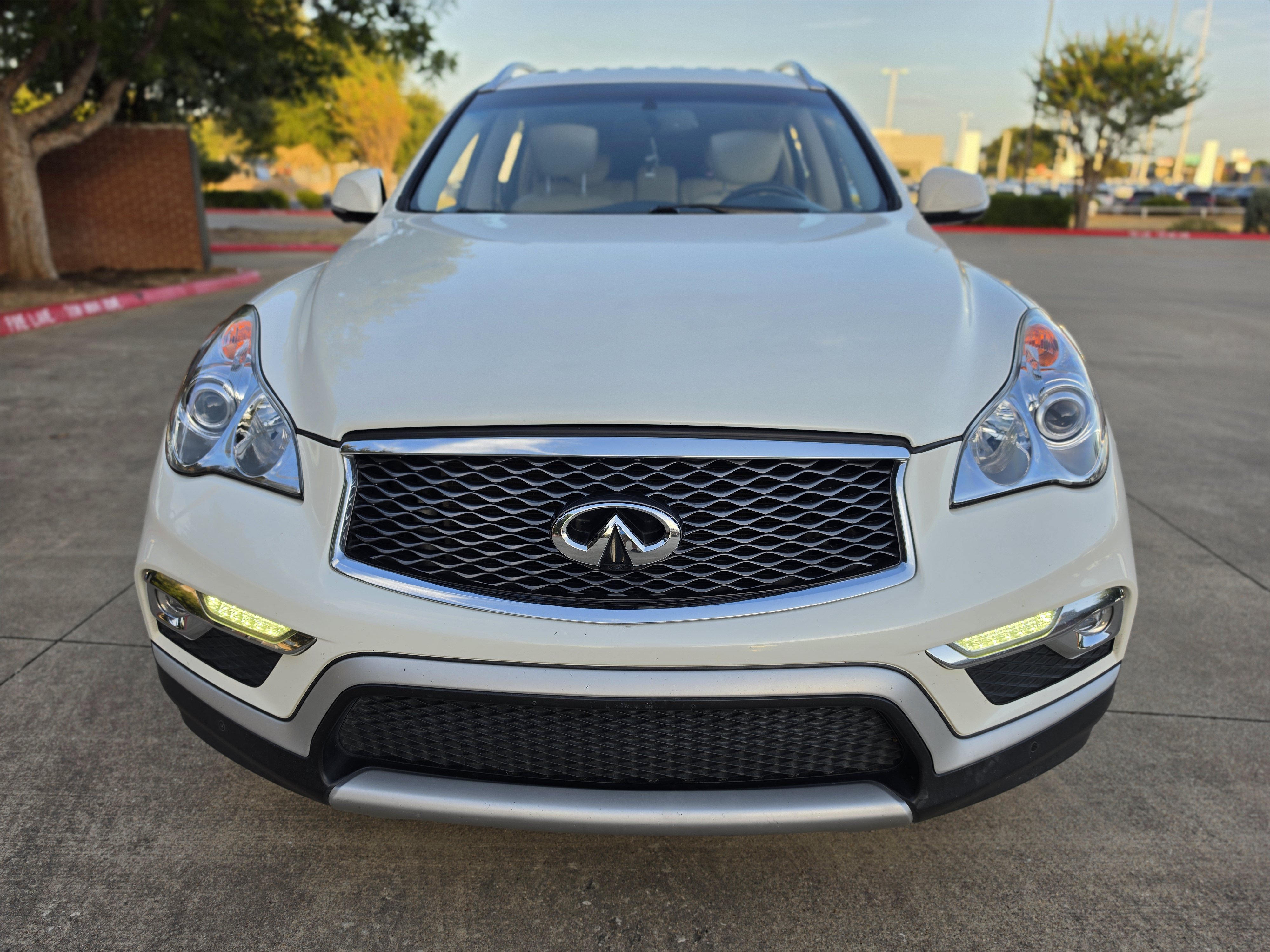 Used 2017 INFINITI QX50 AWD w/ Premium Plus Package image 2