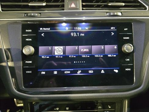 Used 2022 Volkswagen Tiguan SE R-Line image 25