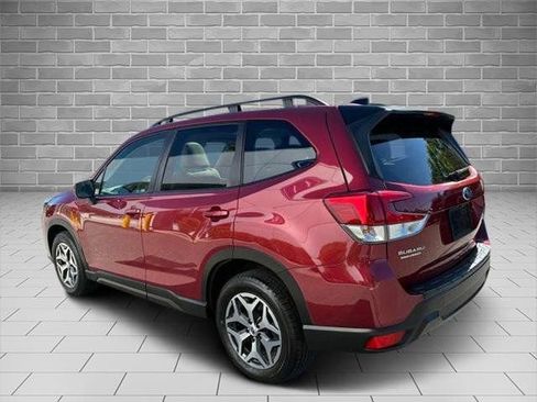 Used 2024 Subaru Forester Premium AWD/4WD image 5