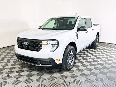 Used 2025 Ford Maverick XLT FWD image 7