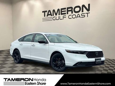 Certified 2025 Honda Accord SE image 1