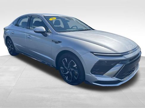 Used 2025 Hyundai Sonata SEL FWD image 8