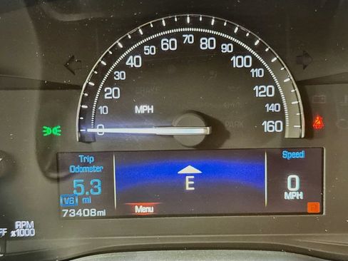 Used 2017 Cadillac XT5 Luxury w/ Driver Awareness Package FWD image 9