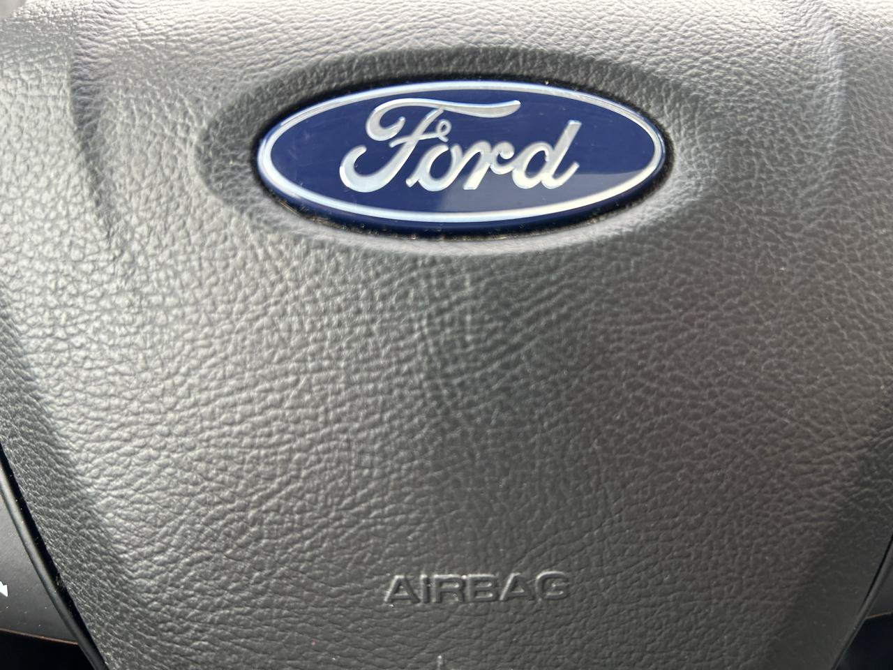 Used 2018 Ford Edge Titanium w/ Equipment Group 302A AWD/4WD image 20