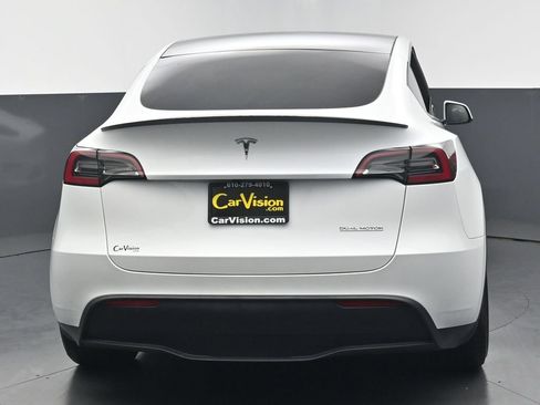 Used 2023 Tesla Model Y Performance AWD/4WD image 3