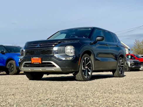 Used 2024 Mitsubishi Outlander SE image 10