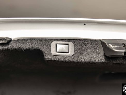 Used 2020 Lexus LS 500h AWD image 17