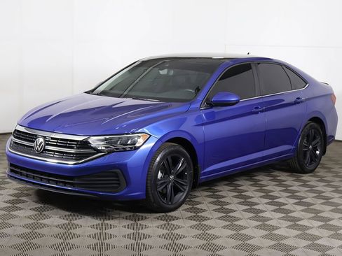 Used 2024 Volkswagen Jetta SE FWD image 8