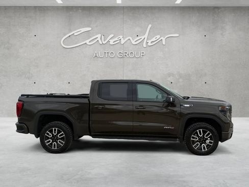 Used 2023 GMC Sierra 1500 AT4 w/ Technology Package AWD/4WD image 17