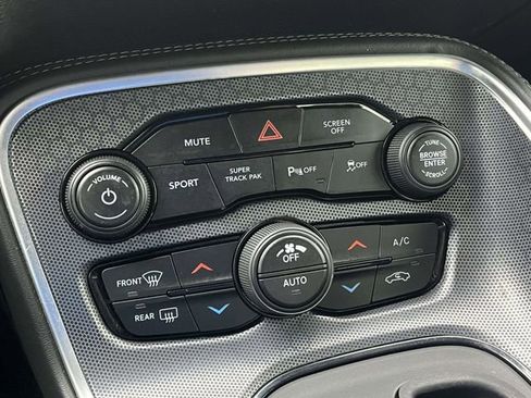 Used 2017 Dodge Challenger GT w/ GT Interior Package image 28