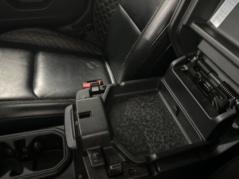 Used 2023 Jeep Gladiator Overland image 32