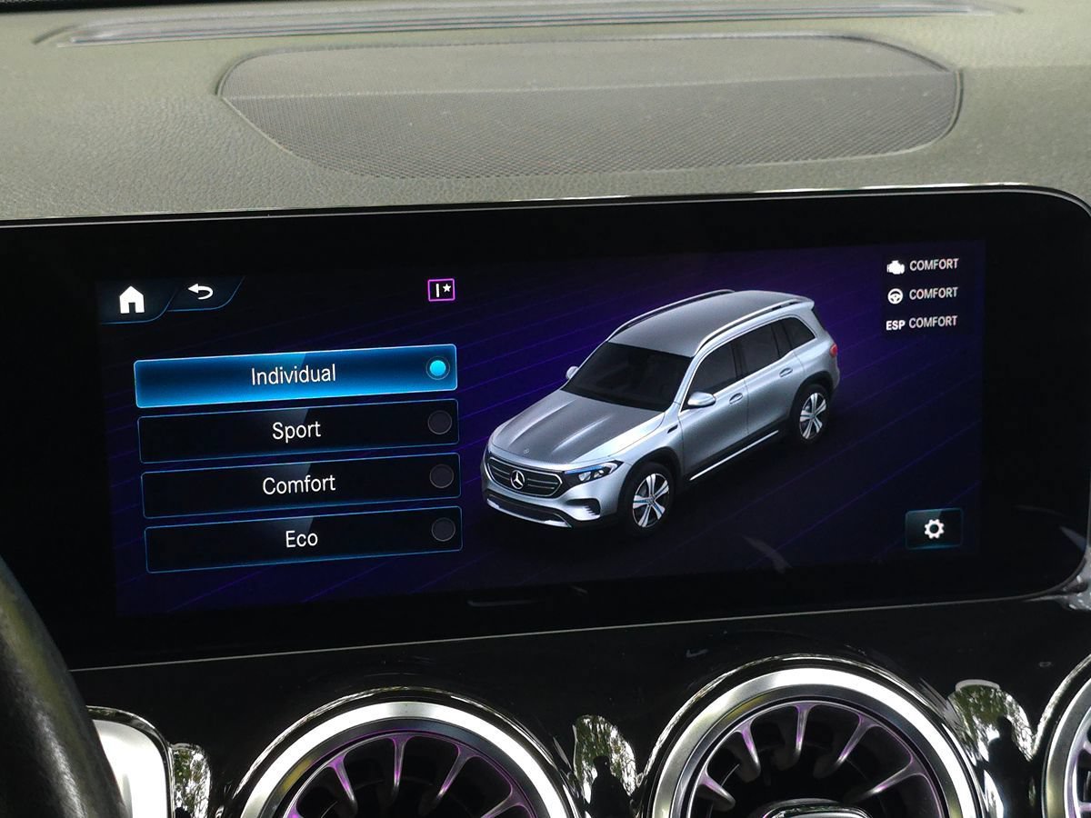 Used 2023 Mercedes-Benz EQB 300 4MATIC w/ Pinnacle Package image 52
