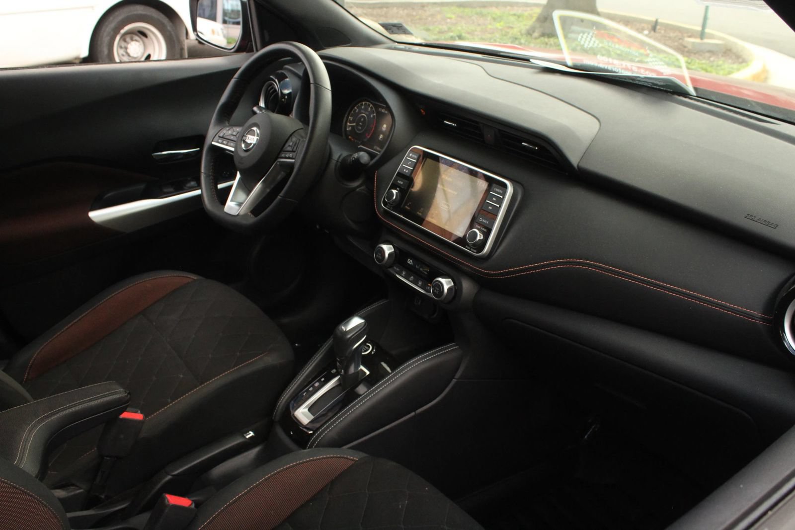 Used 2020 Nissan Kicks SR FWD image 25