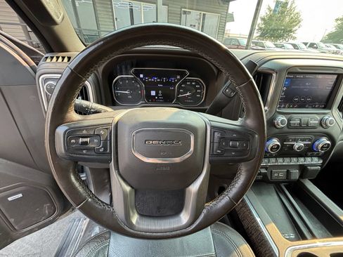 Used 2022 GMC Sierra 1500 Denali w/ Denali Reserve Package AWD/4WD image 9