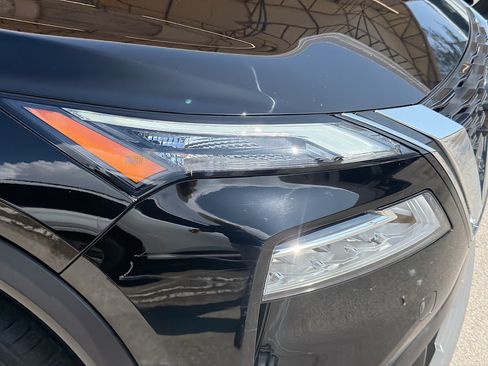 Used 2023 Nissan Rogue SV FWD image 34