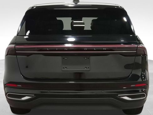 Certified 2024 Lincoln Nautilus Premier AWD/4WD image 4