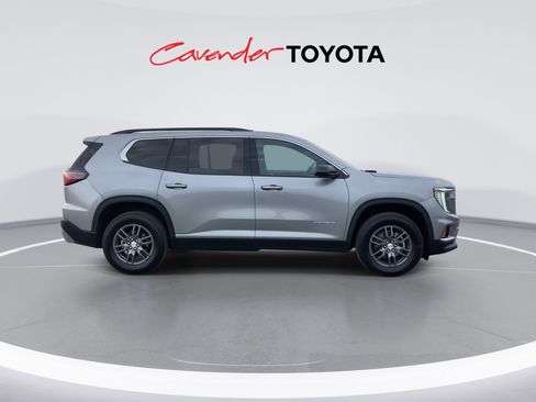 Used 2025 GMC Acadia Elevation image 9