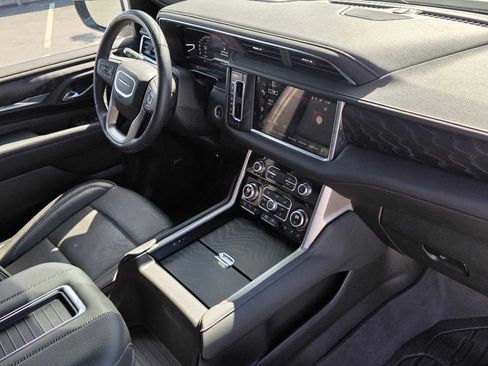 Used 2024 GMC Yukon XL Denali w/ Advanced Technology Package AWD/4WD image 10