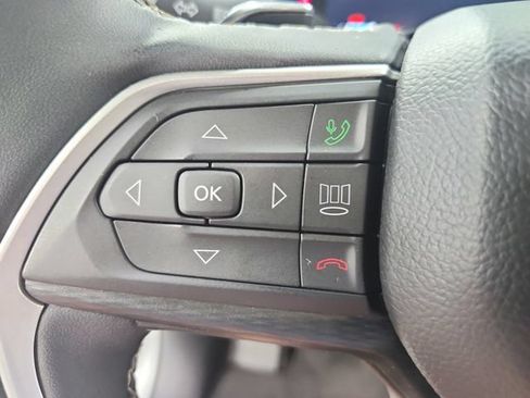Used 2023 Jeep Grand Cherokee L Laredo RWD image 25