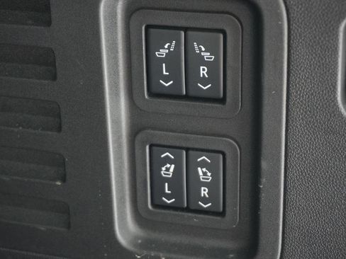 Used 2025 Buick Enclave Sport Touring w/ Power Package image 9