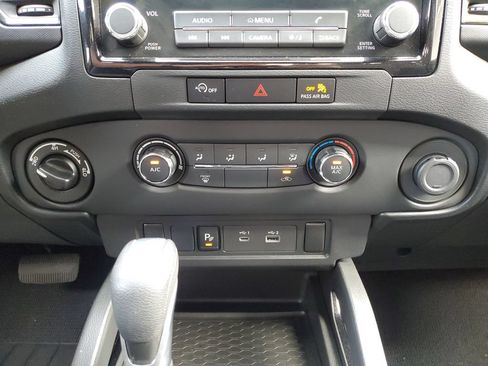 Certified 2023 Nissan Frontier SV w/ Midnight Edition Package AWD/4WD image 31