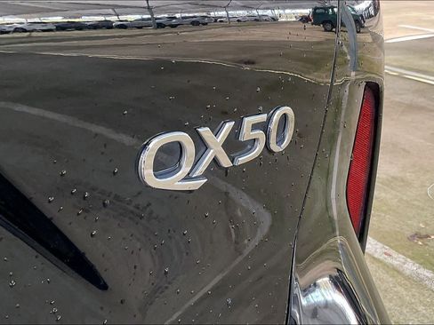 Used 2024 INFINITI QX50 Luxe image 10