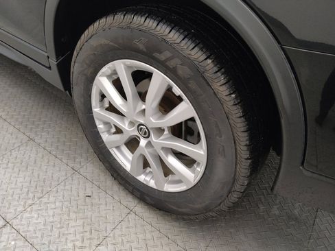 Used 2019 Nissan Rogue SV image 31