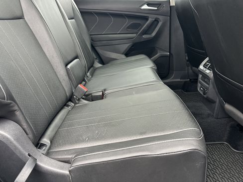 Used 2022 Volkswagen Tiguan SE image 16